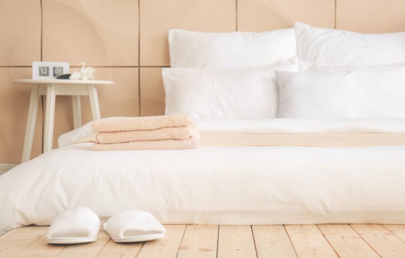 hotel bed linen