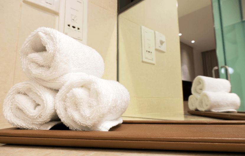 How Do Hotels Keep Their Towels White And Soft?