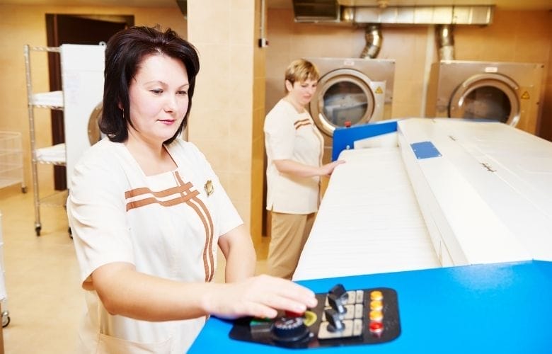 Laundrying Hotel Bed Linens